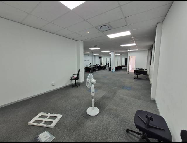 331M² OFFICE TO LET IN RIVONIA